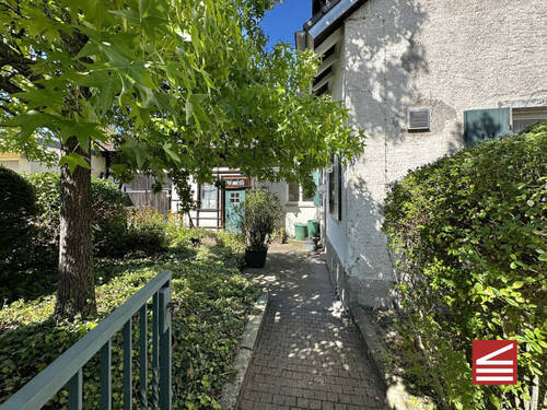 Zugang von der Straße - 9 Zimmer Einfamilienhaus in Baden-Baden