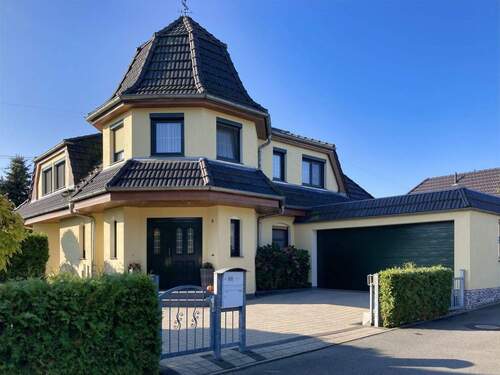 Straßenansicht - 6 Zimmer Einfamilienhaus zum Kaufen in Röderaue