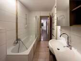 Bottrop_House 2nd floor bathroom - 