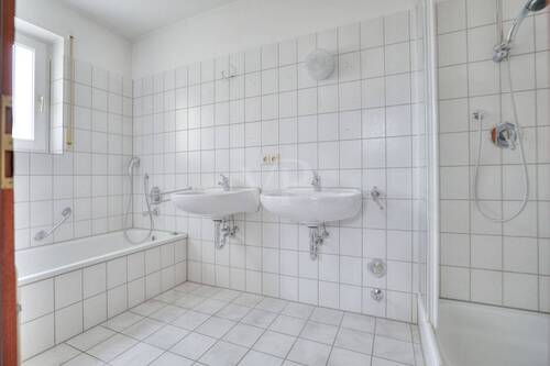 Badezimmer - Etagenwohnung mit 70,00 m² in Schwaigern zum Kaufen