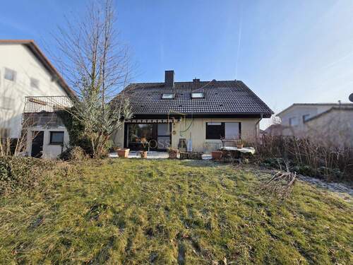 Hausansicht_Garten - 