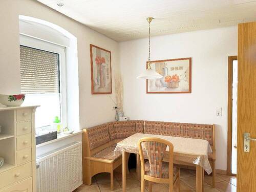 Bild 2 - Kleines, außergewöhnliches Einfamilienhaus in Höchberg - ANFRAGEN nur per MAIL!