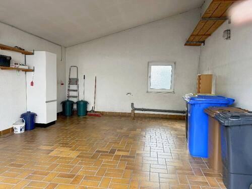 Große geflieste Garage - 