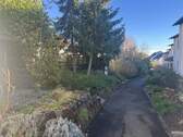 Weg mit Zugang in den Garten - 
