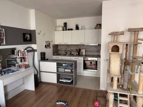 Küche mit seperatem Abstellraum - 