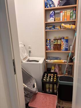 Abstellraum von der Küche aus begehbar - 