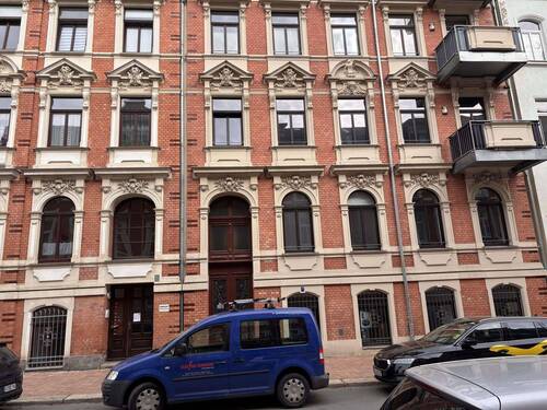 Hausansicht - 2 Zimmerwohnung mit Balkon im denkmalgeschütztem Mehrfamilienhaus