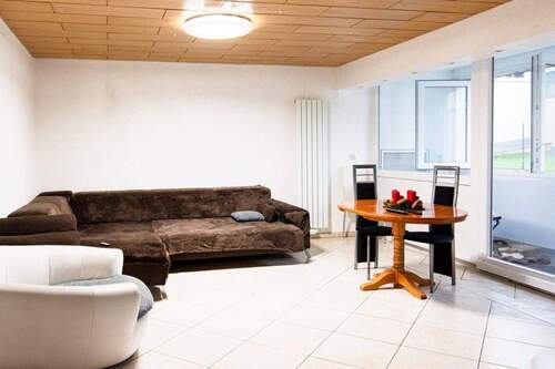 Das Wohn- Esszimmer - Wohnen mit Komfort: 4-Zimmer-Wohnung mit hauseigenem Hallenbad