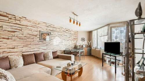 Wohnzimmer 1 - 3 Zimmer Etagenwohnung in Mainz