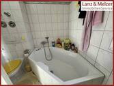 ...mit Dusche und Badewanne - 