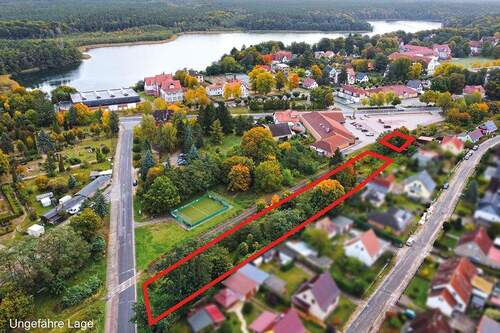 Luftaufnahme - Unbebaute Grundstücke nahe dem Zenssee