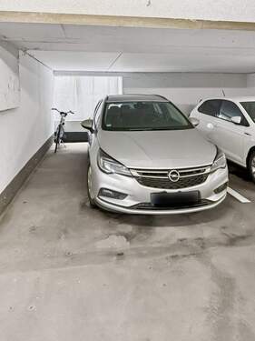 Tiefgaragenstellplatz - 