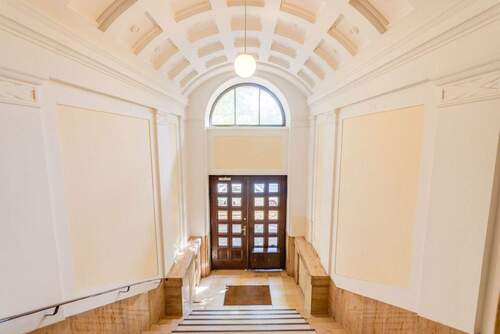 Eingangsbereich - AIGNER - Repräsentative Bürofläche in historischem Gebäude