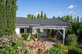 Garten-Terrasse - 7 Zimmer Bungalow zum Kaufen in Engen
