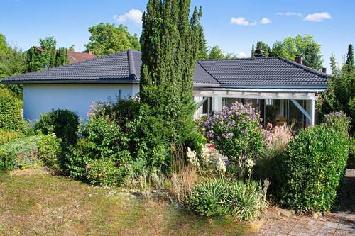 Garten-Terrasse - 7 Zimmer Bungalow in Engen