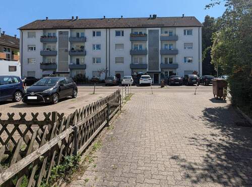 Hausfront von der Straße aus
- 3 Zimmer Etagenwohnung zum Kaufen in Wörth am Rhein
