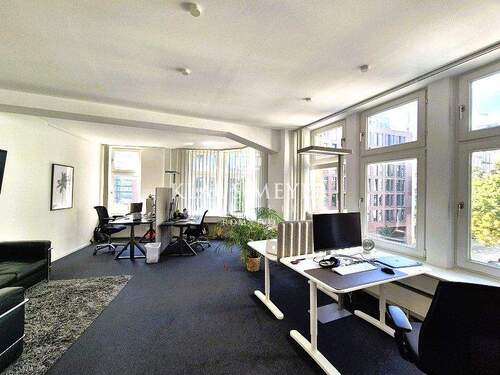 im 2.OG - Büro in Hamburg