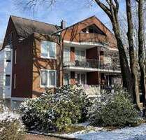 Moderne 3-Z. DG Wohnung mit Südloggia, Vollbad, Gäste WC und EBK - Achim Uesen