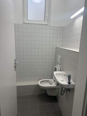 tempImagekfgIC9.jpg - 