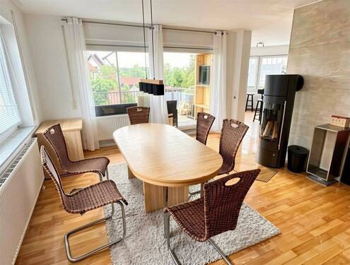 Esszimmer und Kaminofen - Etagenwohnung mit 149,60 m&sup2; in Balingen zum Kaufen