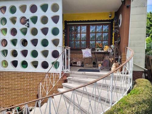 Eingang - 8 Zimmer Mehrfamilienhaus, Wohnhaus in Gladenbach / Mornshausen