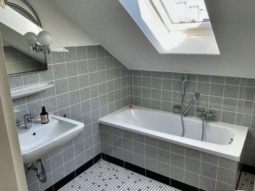 Badezimmer Dachgeschoß - 