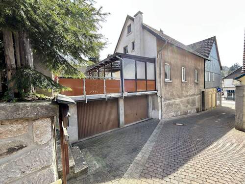 Seitenansicht - Einfamilienhaus mit 307,00 m² in Marsberg zum Kaufen