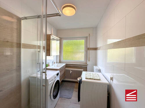 Bad, Blick Richtung Fenster - 