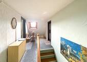 Helle Galerie im Dachgeschoss - 