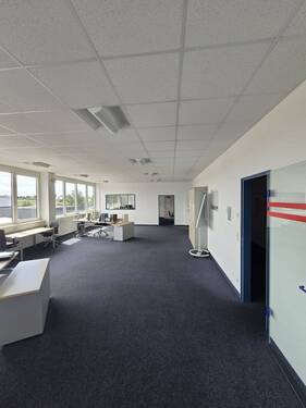 f2996ce4-85f4-423c-8eee-3628f452f95d.jpeg - 4 Zimmer Büro in Obermichelbach