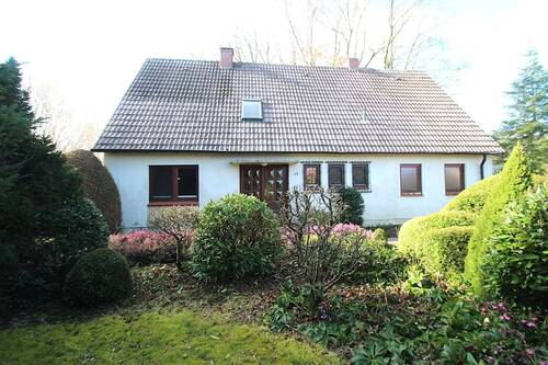 Das Einfamilienhaus auf dem großen Baugrundstück - Großes Baugrundstück mit einem Handwerkerhaus in zweiter Reihe