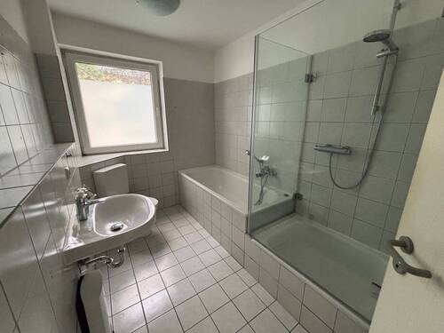 Badezimmer 2 - 3 Zimmer Etagenwohnung in Mönchengladbach