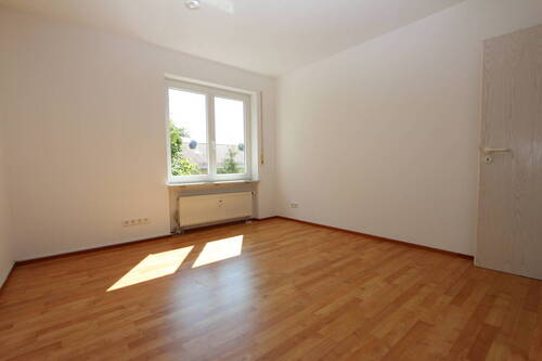 Schlafzimmer1 - 