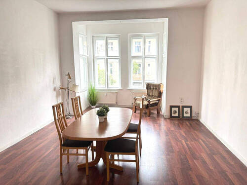 Gr. Wohnzimmer - FREI GROSSZÜGIGE 3 ZIM.-WHG. MIT AUSBAUPOTIENTIAL U. WEITBLICK, UNWEIT BOXHAGENER PL. IN TOP WOHNLAGE