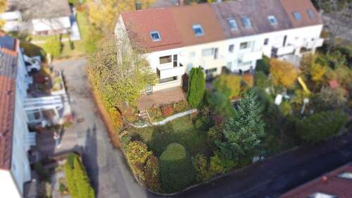 Vogelperspektive-Häuserreihe DJI_0365b.jpg - Reihenendhaus mit 140,00 m² in Schwabach zum Kaufen