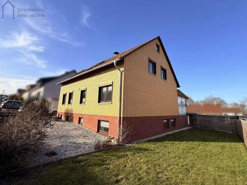 Hausansicht - 6 Zimmer Mehrfamilienhaus, Wohnhaus zum Kaufen in Bilshausen