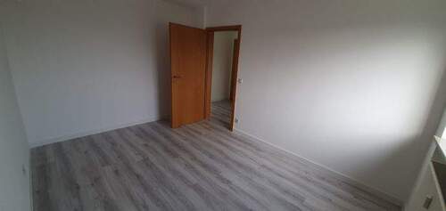 Schlafzimmer (Blick zum Flur) - 