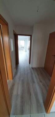 Flur (Blick zum Wohnzimmer) - 