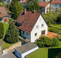 Einfamilienhaus in guter Wohnlage - 935 m² Grundstück, zwei Garagen, viele Möglichkeiten - Tuttlingen Möhringen