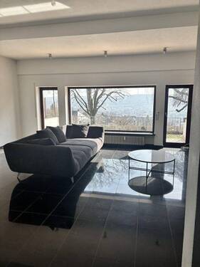 Wohnzimmer mit Stadtblick OG - 7 Zimmer Reihenmittelhaus in Stuttgart