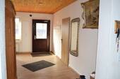 Flur - 9 Zimmer Mehrfamilienhaus, Wohnhaus zum Kaufen in Grebs-Niendorf