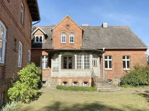 Haupthaus - Ehemalige Kaiserliche Försterei, tolles Landhaus mit Stallungen und Wirtschaftsfläche, Teilbar - Erweiterbar