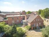 Haupthaus und Gartenhaus - 