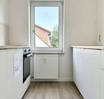 Wunderschöne & frisch sanierte DG-Wohnung mit EBK + Stellplatz mieten - Chemnitz Reichenbrand