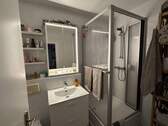 Bad mit Dusche - 