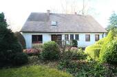 Das Einfamilienhaus auf dem großen Baugrundstück - Handwerkerhaus auf einem großen Baugrundstück in zweiter Reihe