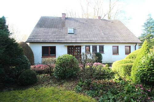 Das Einfamilienhaus auf dem großen Baugrundstück - Handwerkerhaus auf einem großen Baugrundstück in zweiter Reihe