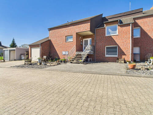 Vorderansicht - 7 Zimmer Einfamilienhaus zum Kaufen in Hückelhoven