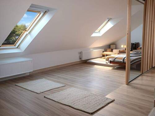 Bild 1 - Sehr helle, moderne DG- Wohnung in kleiner Einheit, ca. 90m² Grundfläche mit Garten und Stellplatz