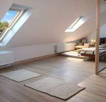 Sehr helle, moderne DG- Wohnung in kleiner Einheit, ca. 90m² Grundfläche mit Garten und Stellplatz - Beindersheim